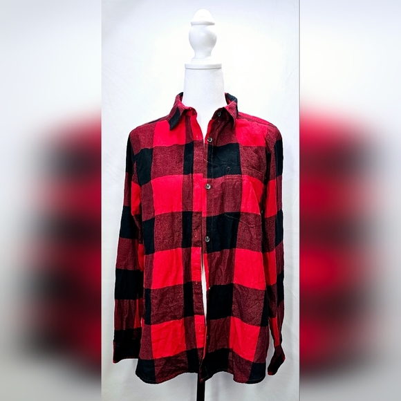 Medium Old Navy Red Plaid Flannel Top - Picture 1 of 5